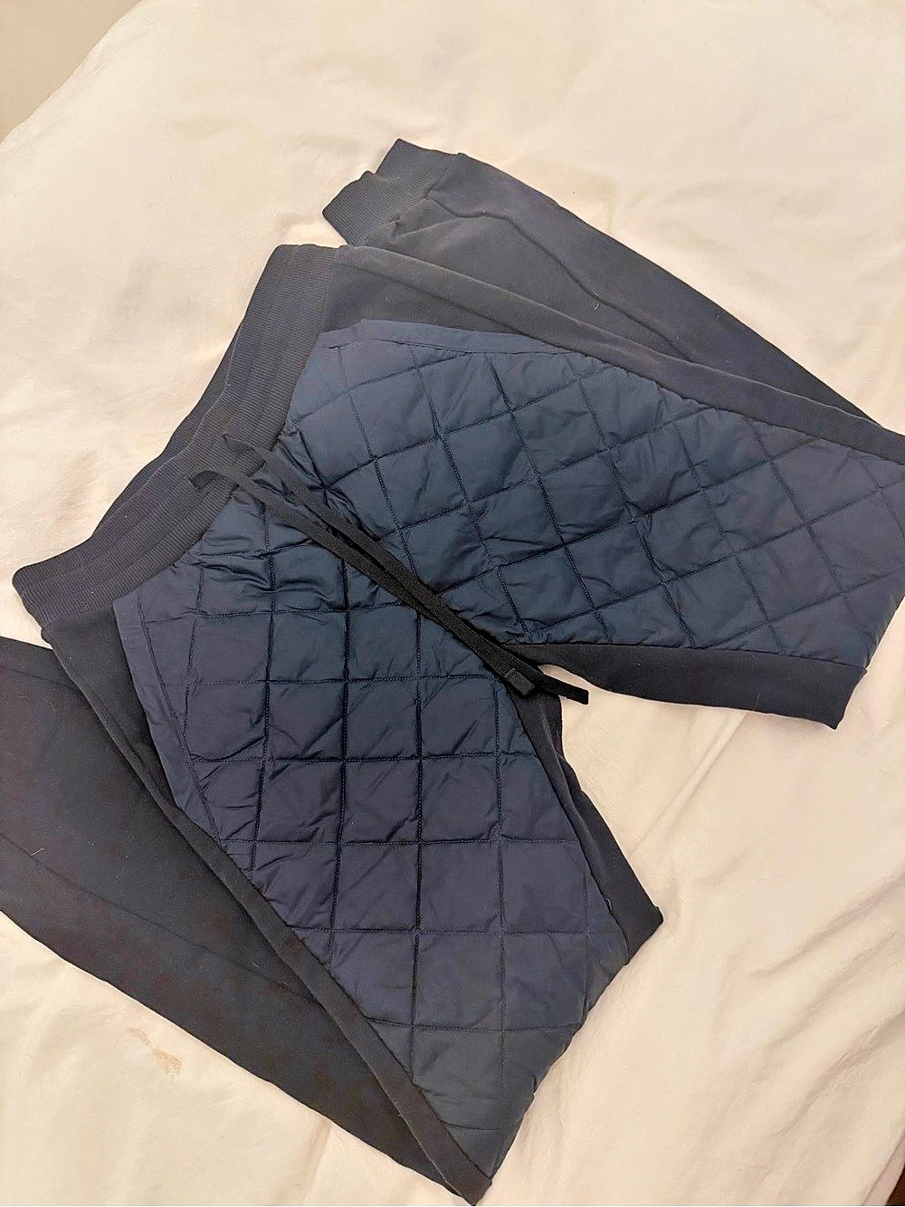 Alo Yoga Quilted Track Joggers in Navy Size Small
